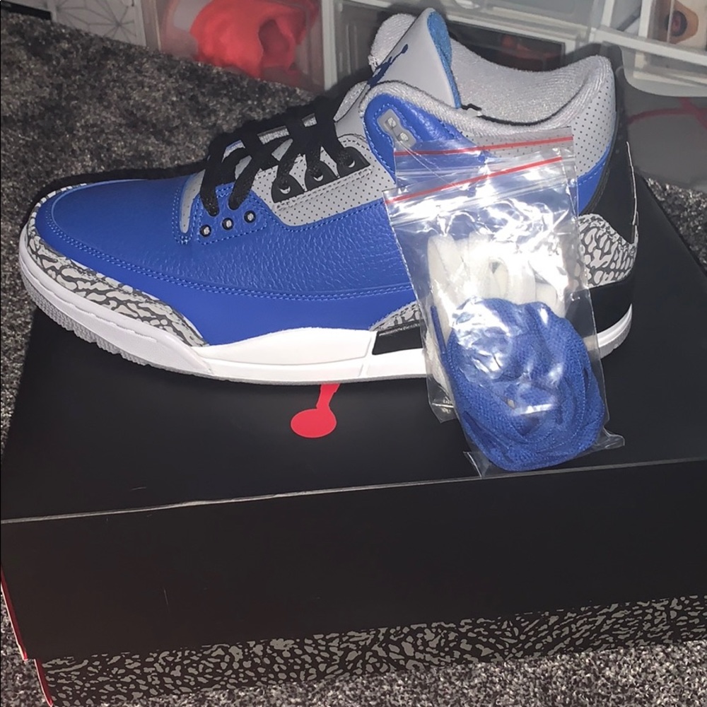 Jordan 3 blue cements Size 11